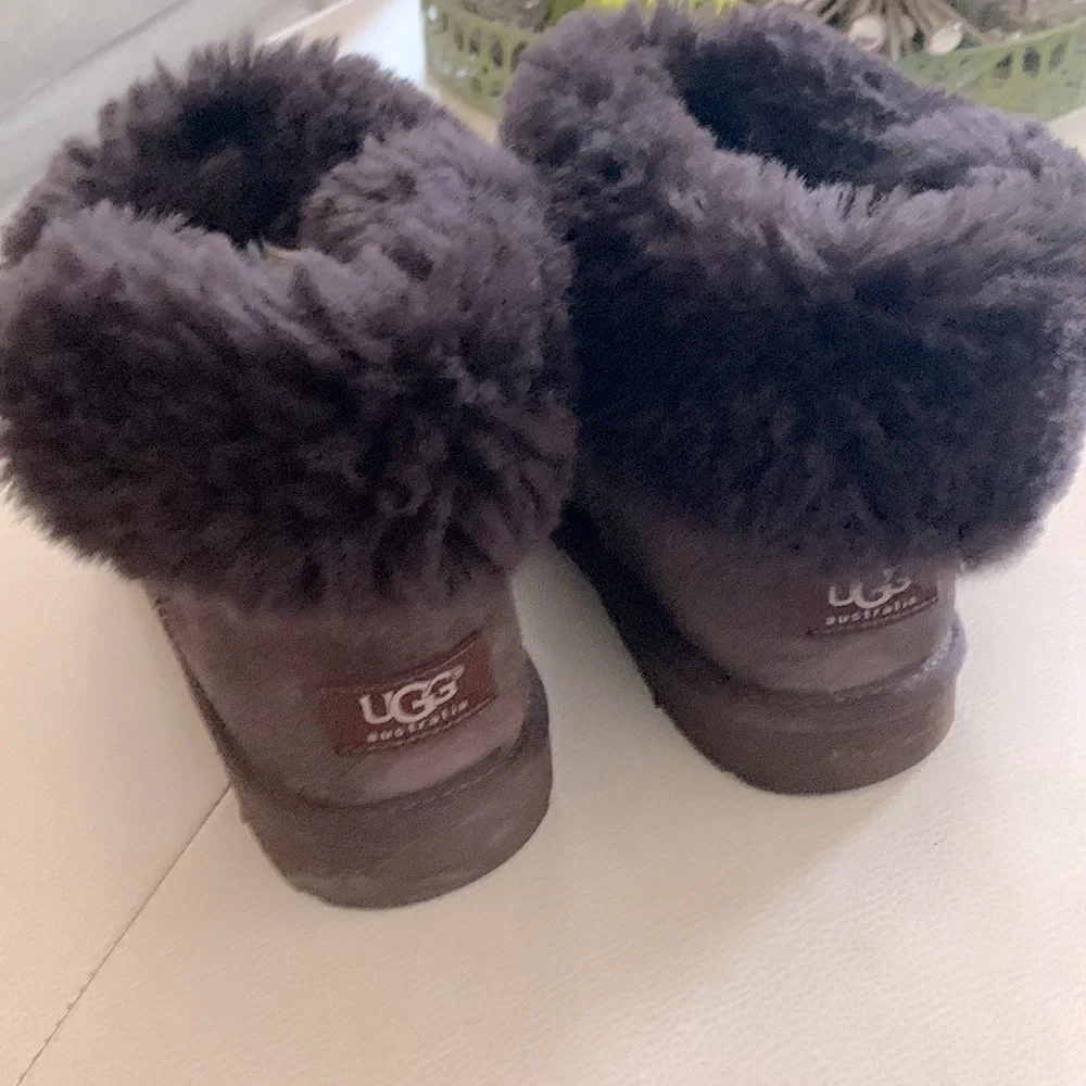 UGG Bailey Button Short Boots 5 Brown Sherpa Cozy Casual Winter Slip On